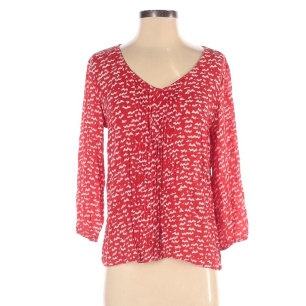19 Cooper ~ Red print blouse